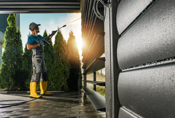 Best Pool Deck Cleaning  in Brownsville, OR
